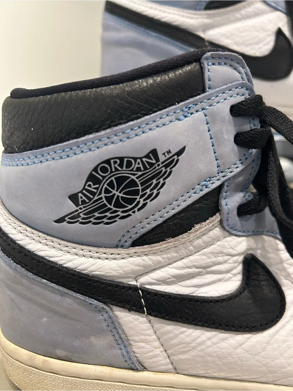 Jordan Air Jordan 1 Retro High OG White, Light Blue & Black